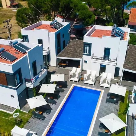 Otel Cunda Garden